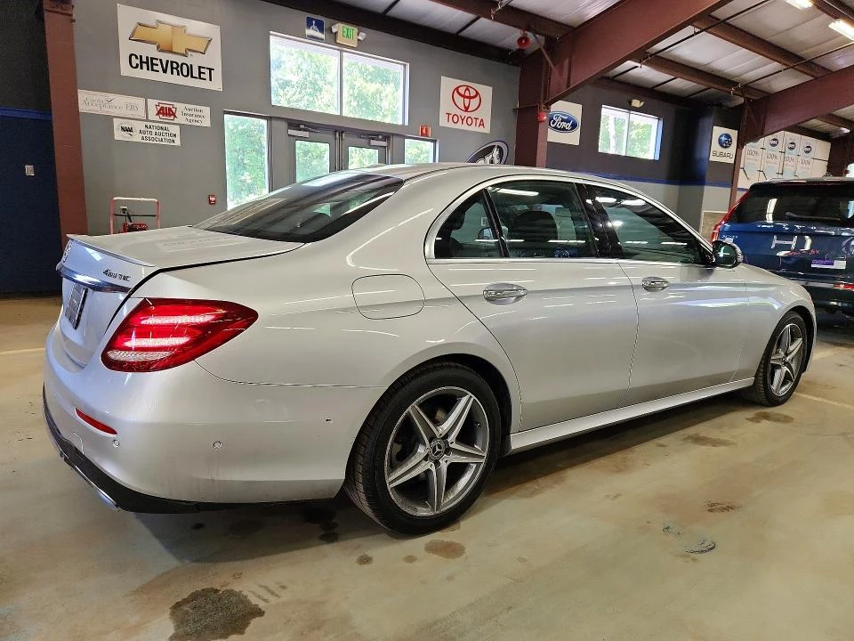 Mercedes-Benz E 300 300 / ПРОГНОЗНА ЦЕНА до БГ, снимка 3 - Автомобили и джипове - 55617693