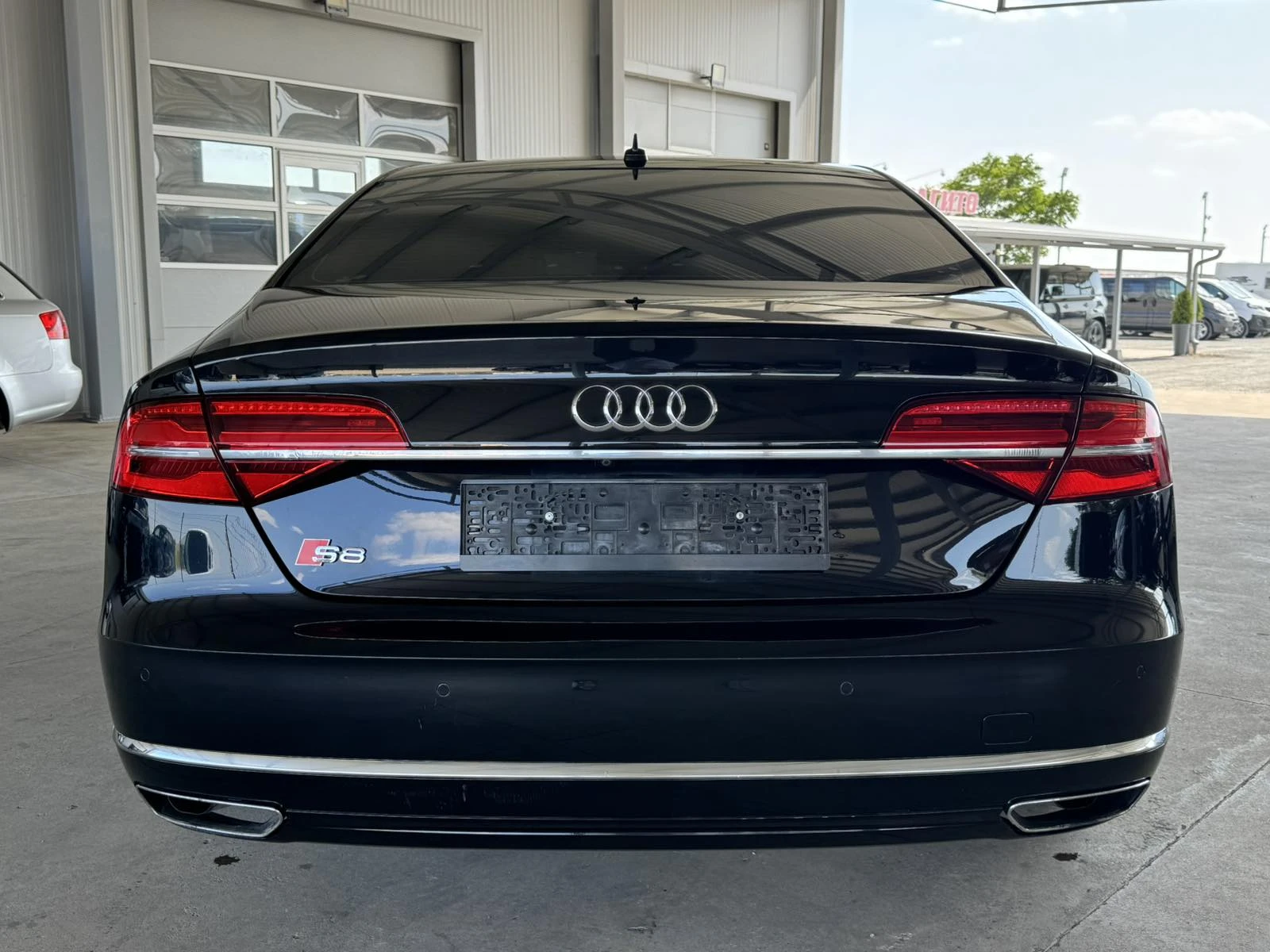Audi A8 435ps* MATRIX* BOSE* Distr* Head Up* Vacuum* , снимка 4 - Автомобили и джипове - 55624287