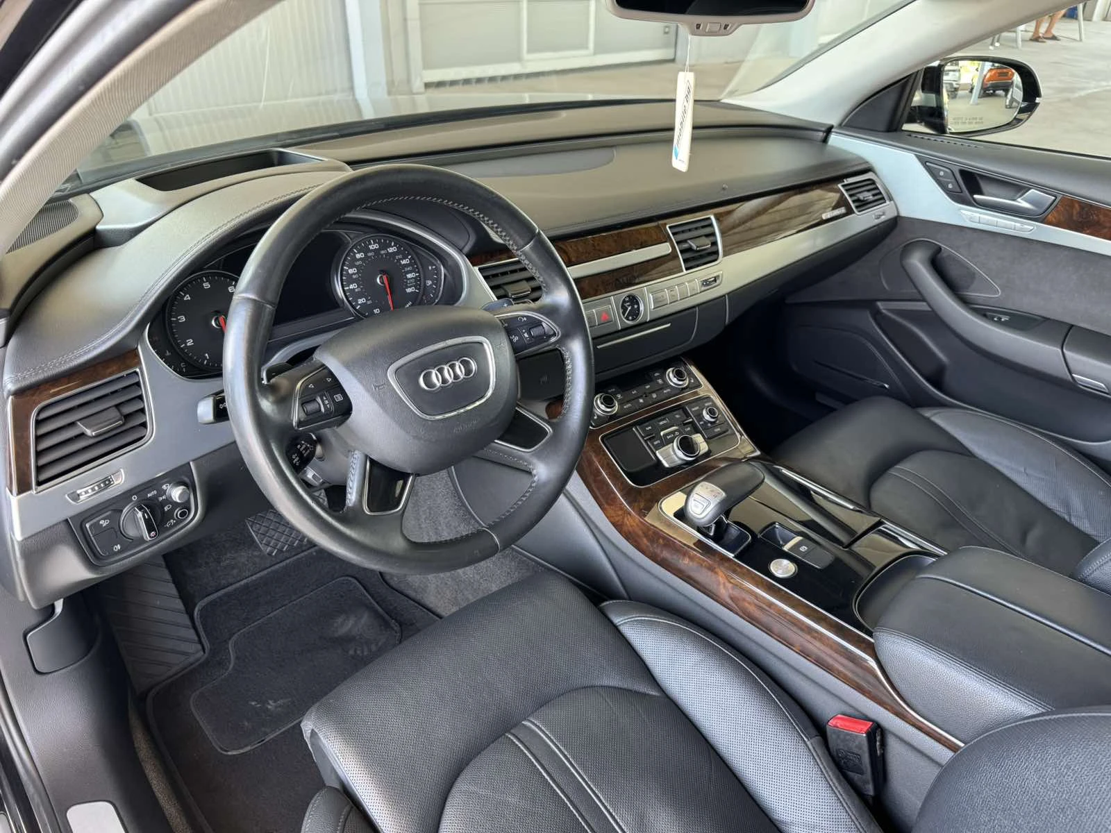 Audi A8 435ps* MATRIX* NIGHT* BOSE* Distr* Head Up* Vacuum, снимка 9 - Автомобили и джипове - 55624287