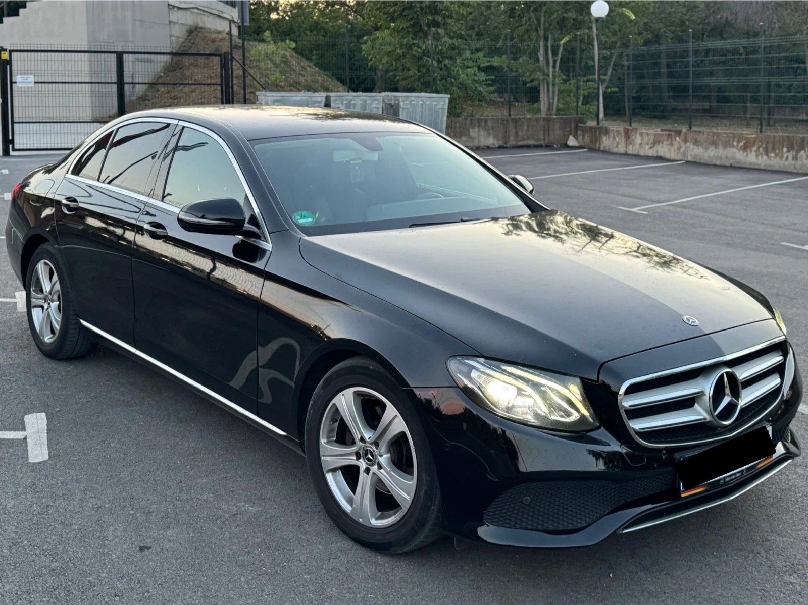 Mercedes-Benz E 220 d 9GTRON TOP, снимка 2 - Автомобили и джипове - 55943564