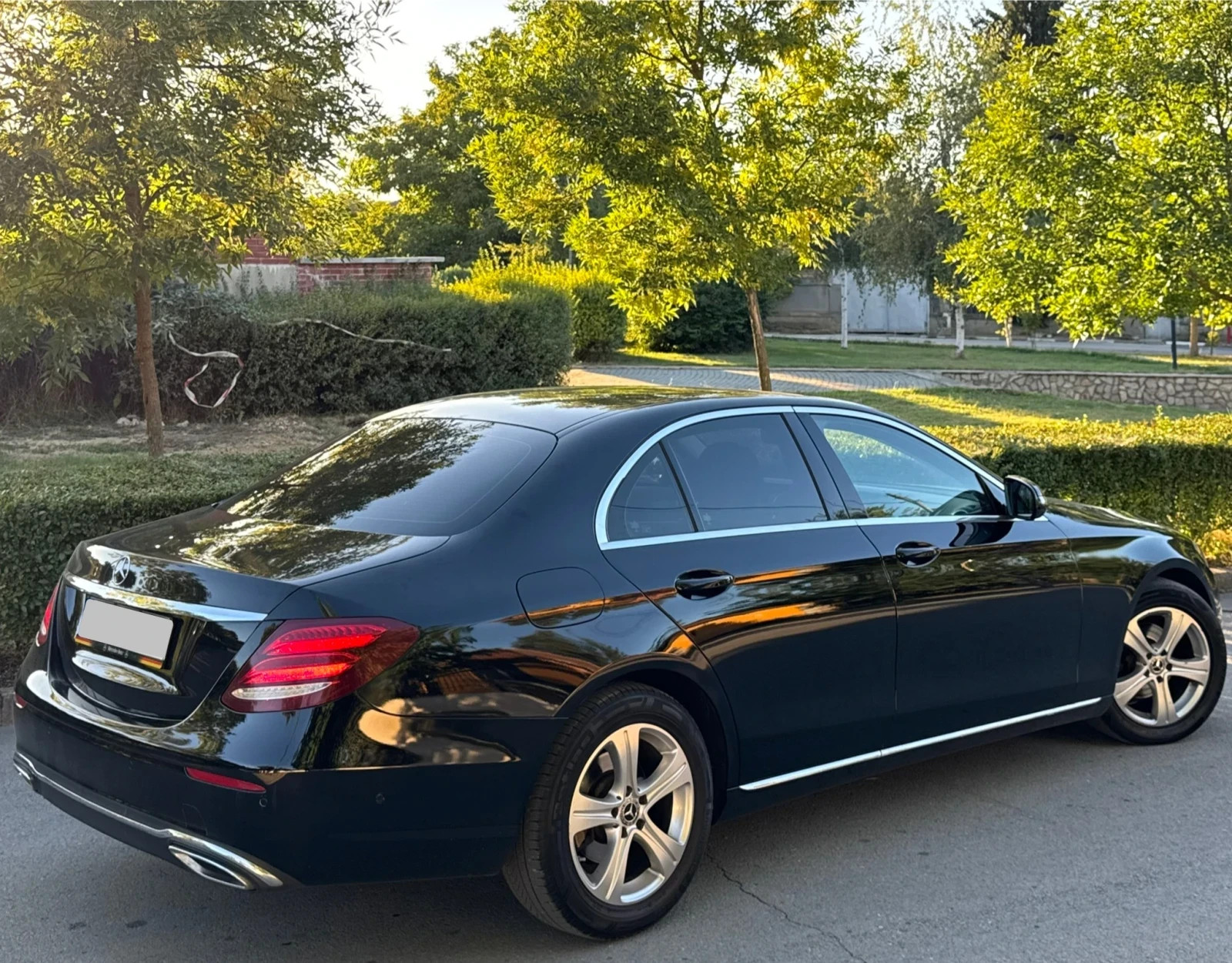 Mercedes-Benz E 220 d 9GTRON TOP, снимка 4 - Автомобили и джипове - 55943564