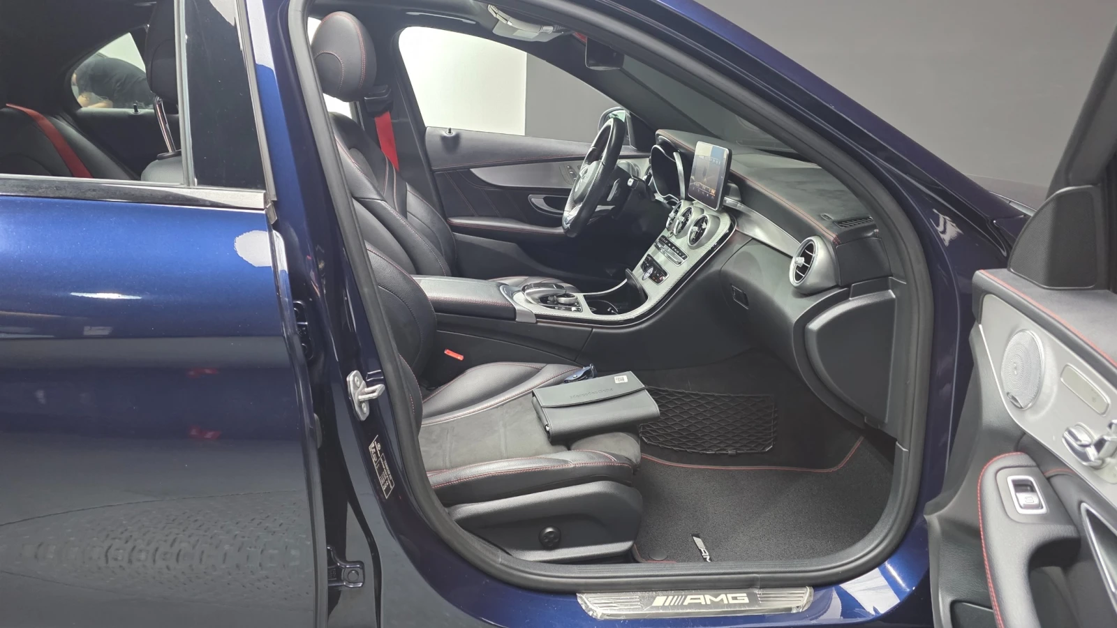 Mercedes-Benz C 43 AMG 4MATIC | HUD | AMG | Шибедах, снимка 8 - Автомобили и джипове - 56213875