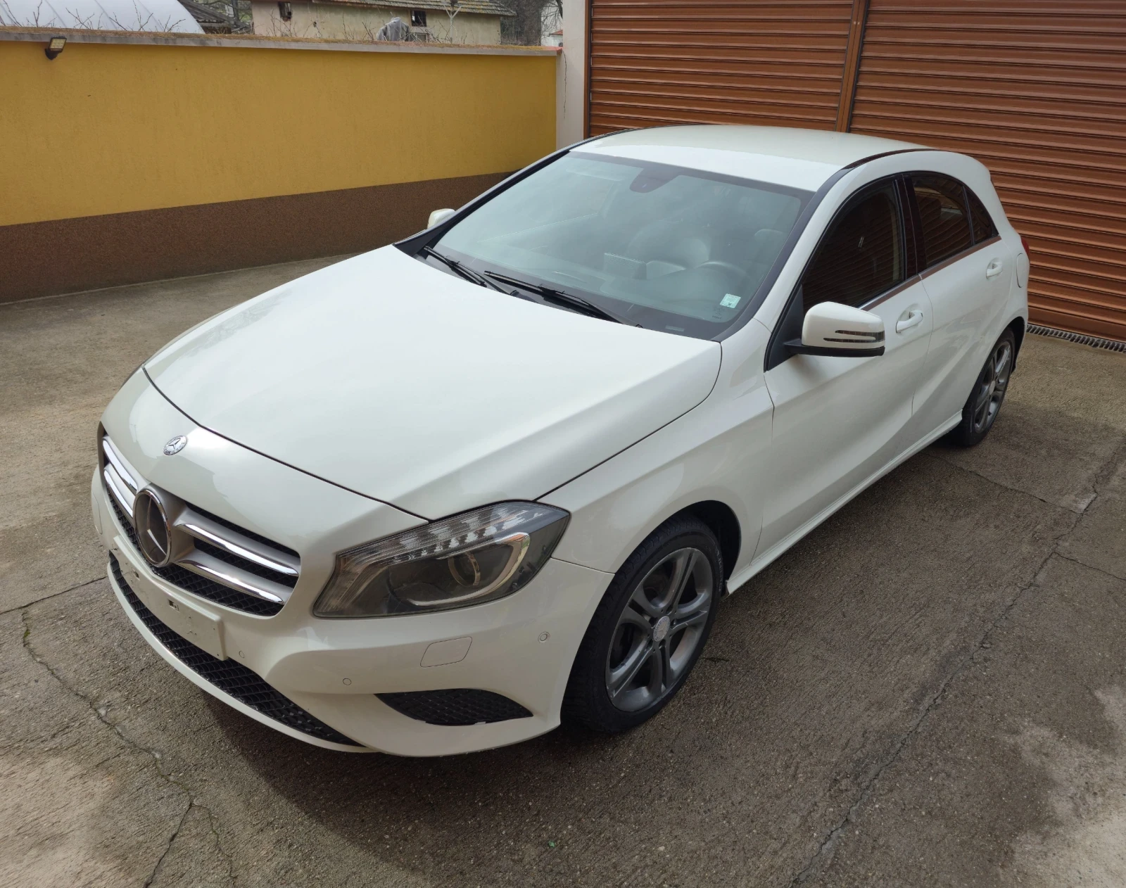 Mercedes-Benz A 180 7g tronic , снимка 2 - Автомобили и джипове - 56227943