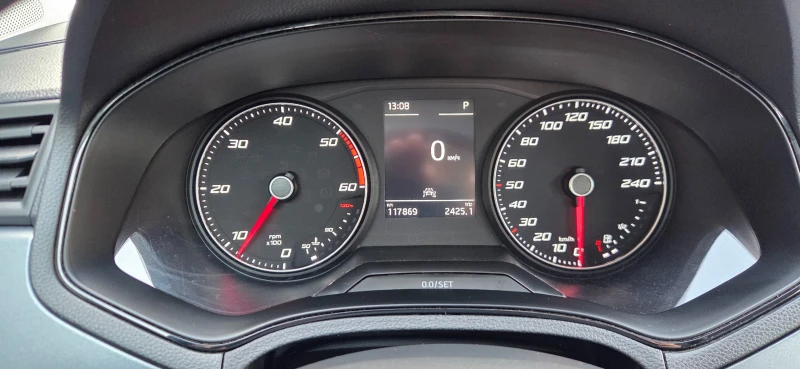 Seat Arona 1.6 TDI АВТОМАТИК, снимка 11 - Автомобили и джипове - 53538849