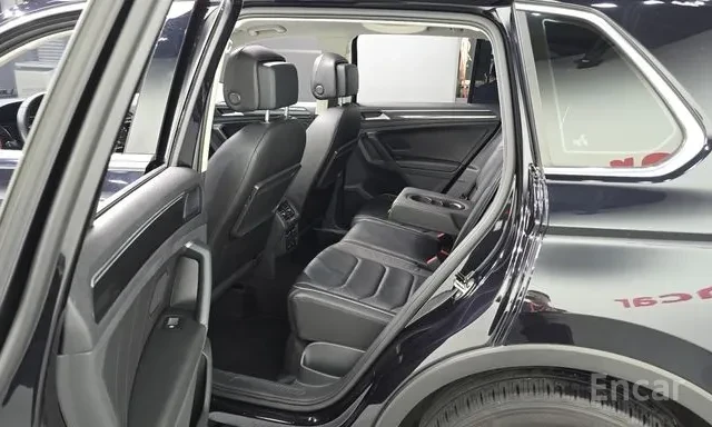 VW Tiguan 2.0TDI Prestige Обдухване Head up 360 Кам, снимка 11 - Автомобили и джипове - 55683154