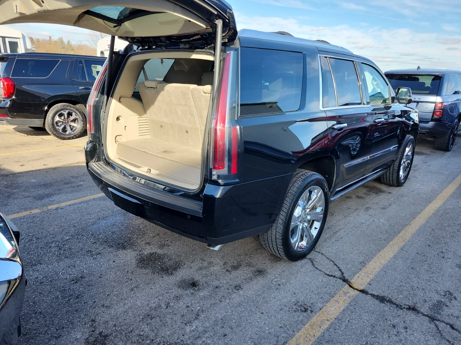 Cadillac Escalade * CARFAX *    | Mobile.bg   5