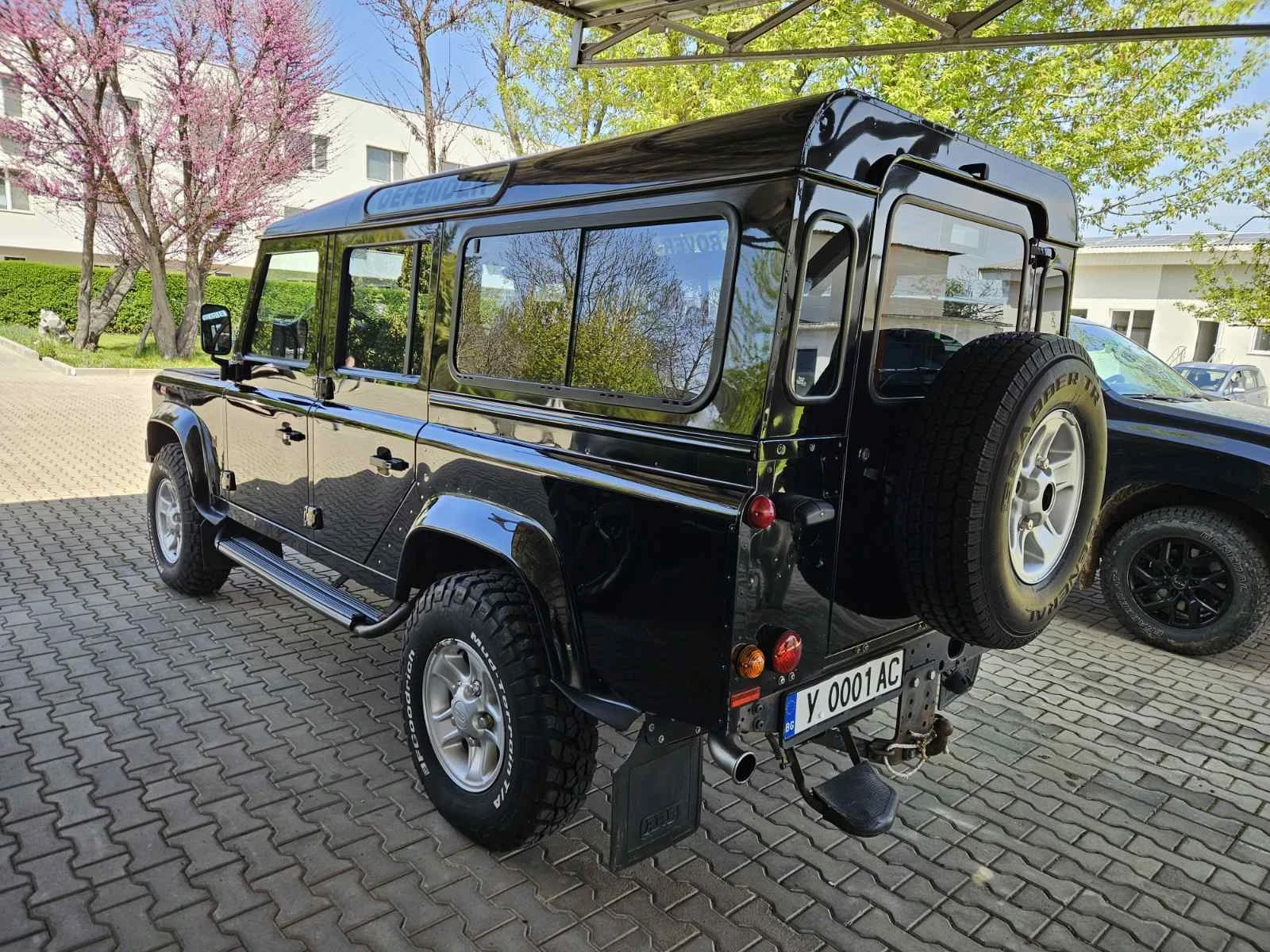 Land Rover Defender  - изображение 8