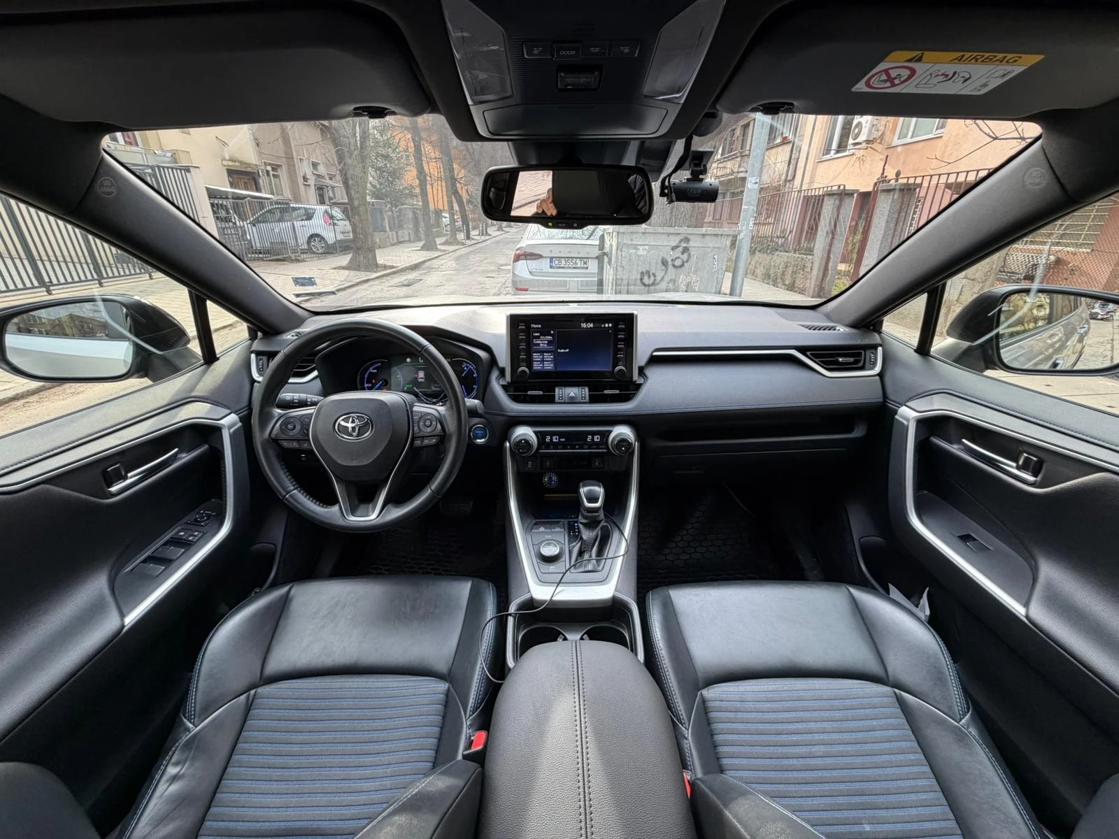 Toyota Rav4 Hybrid AWD, снимка 12 - Автомобили и джипове - 53725555