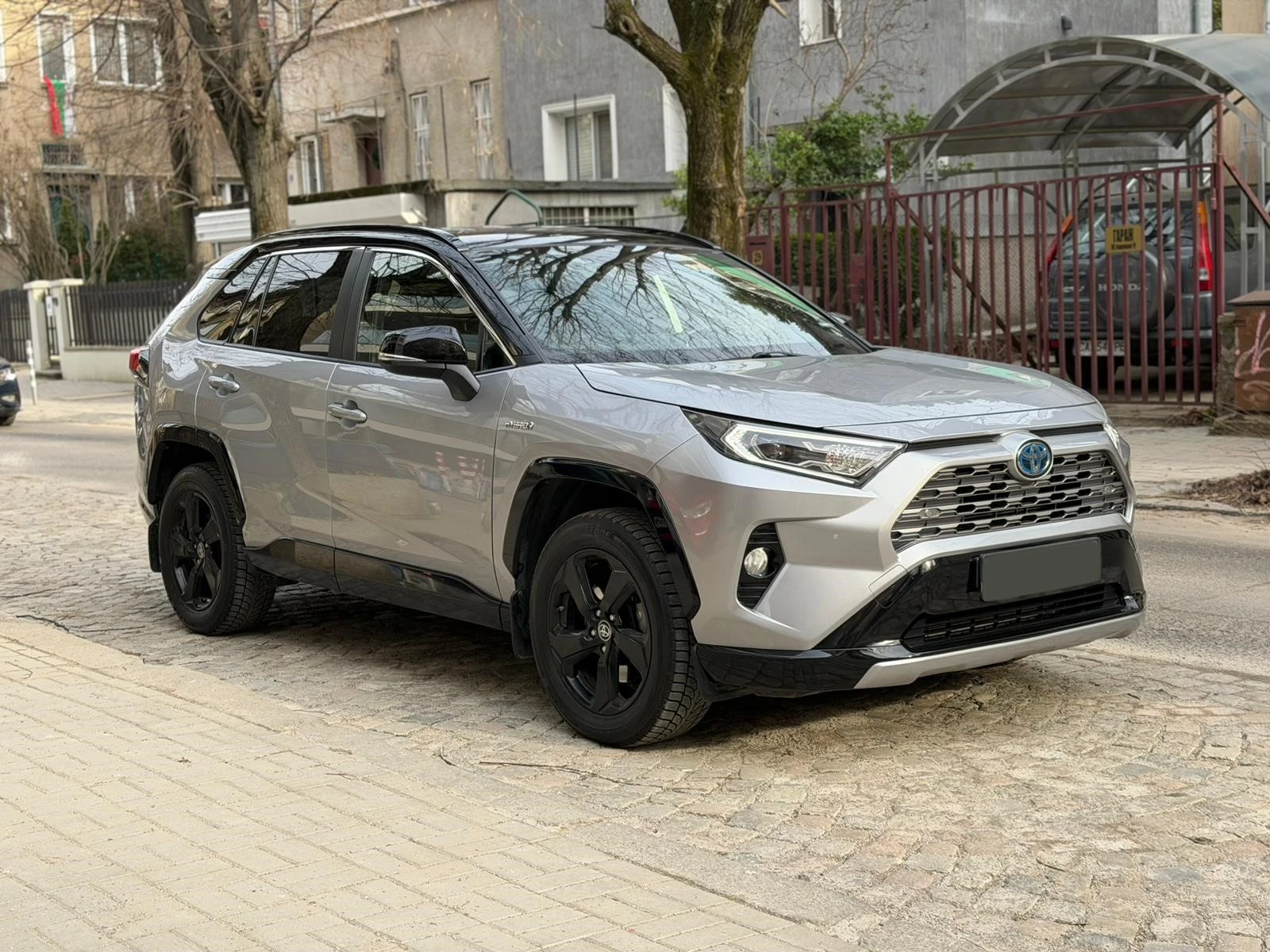 Toyota Rav4 Hybrid AWD - изображение 8