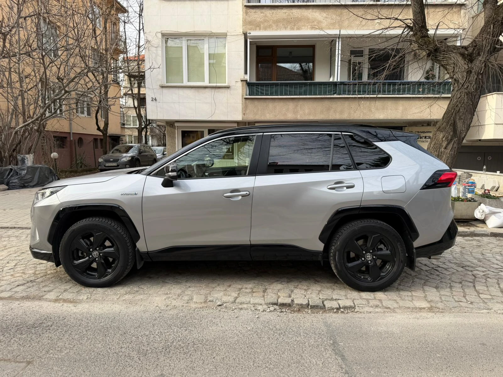 Toyota Rav4 Hybrid AWD - изображение 3