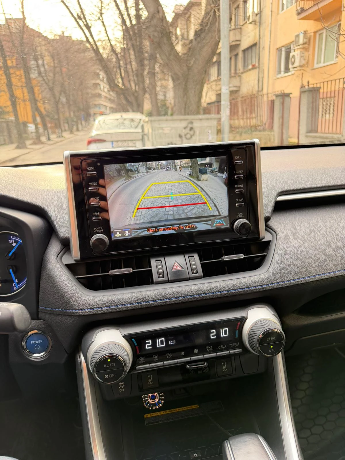 Toyota Rav4 Hybrid AWD - изображение 9