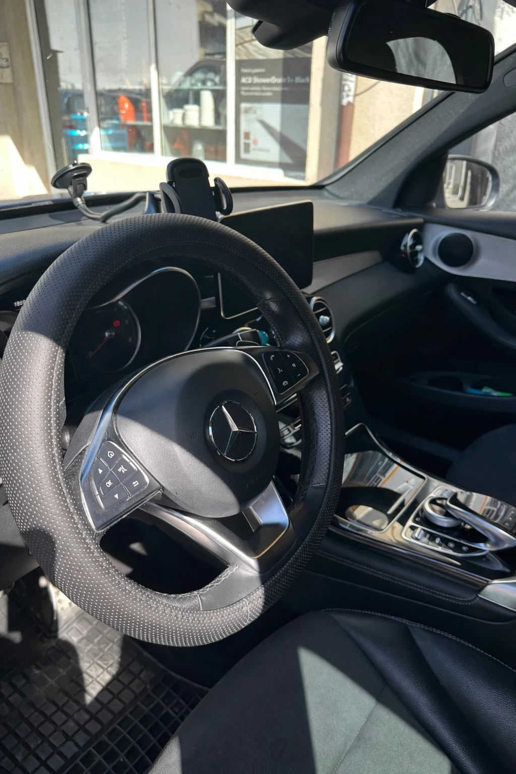 Mercedes-Benz GLC 250 4MATIC Coupe, снимка 9 - Автомобили и джипове - 53797911