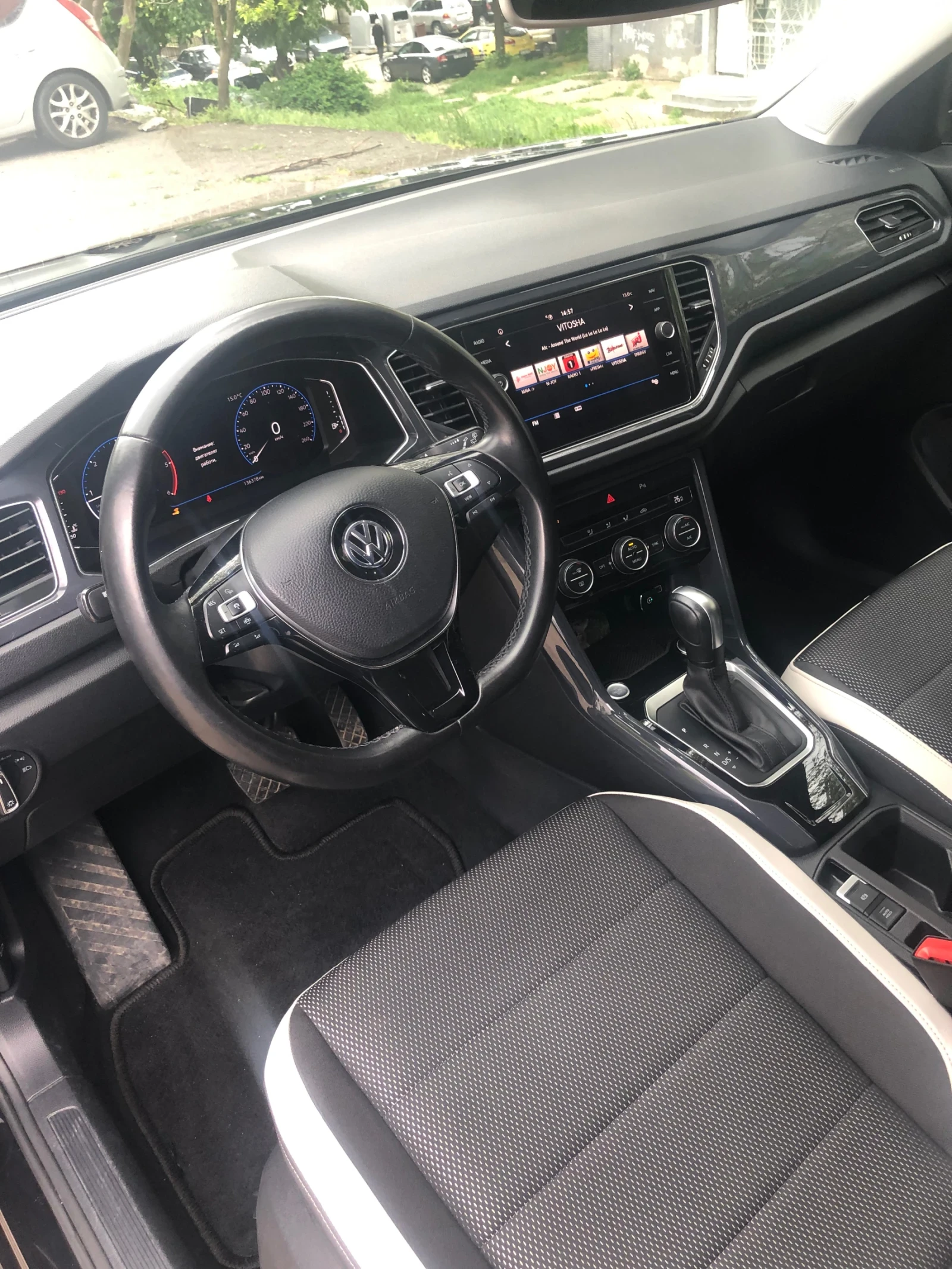 VW T-Roc, снимка 7 - Автомобили и джипове - 54879585