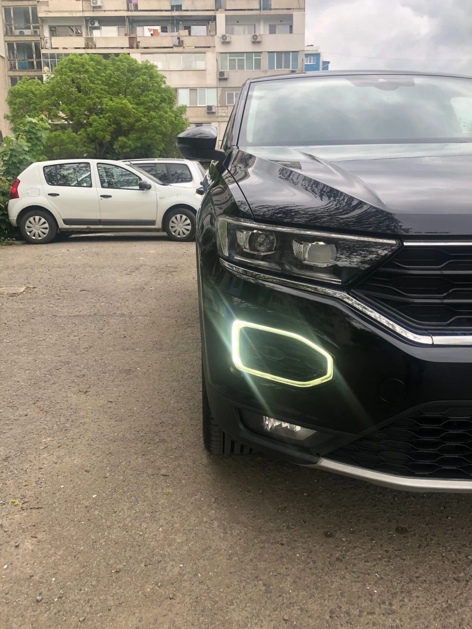 VW T-Roc, снимка 4 - Автомобили и джипове - 54879585