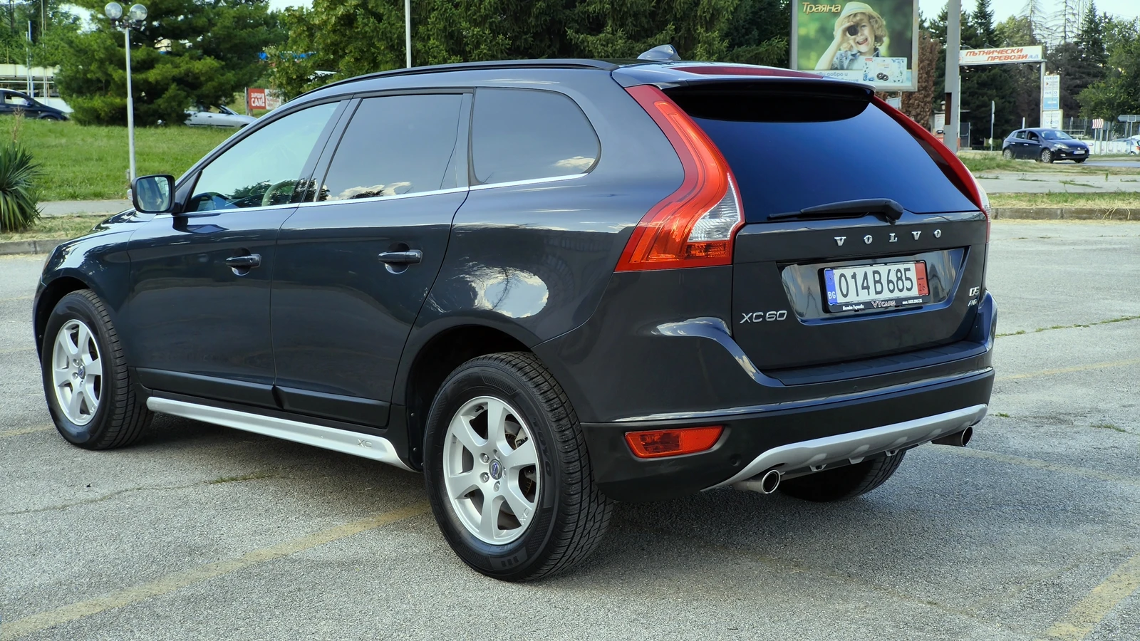 Volvo XC60 2.4 D5 AWD Aut., снимка 3 - Автомобили и джипове - 55085820