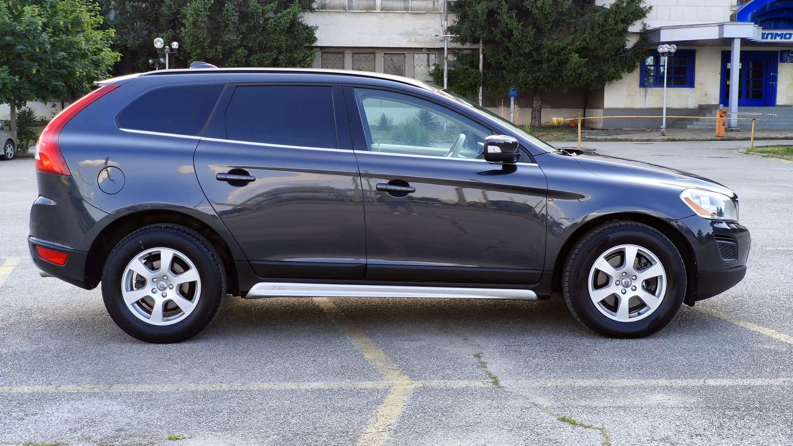 Volvo XC60 2.4 D5 AWD Aut., снимка 6 - Автомобили и джипове - 55085820