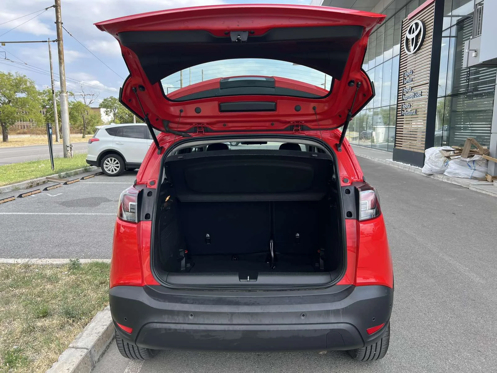 Opel Crossland X 1.2P Executive, снимка 2 - Автомобили и джипове - 55665188
