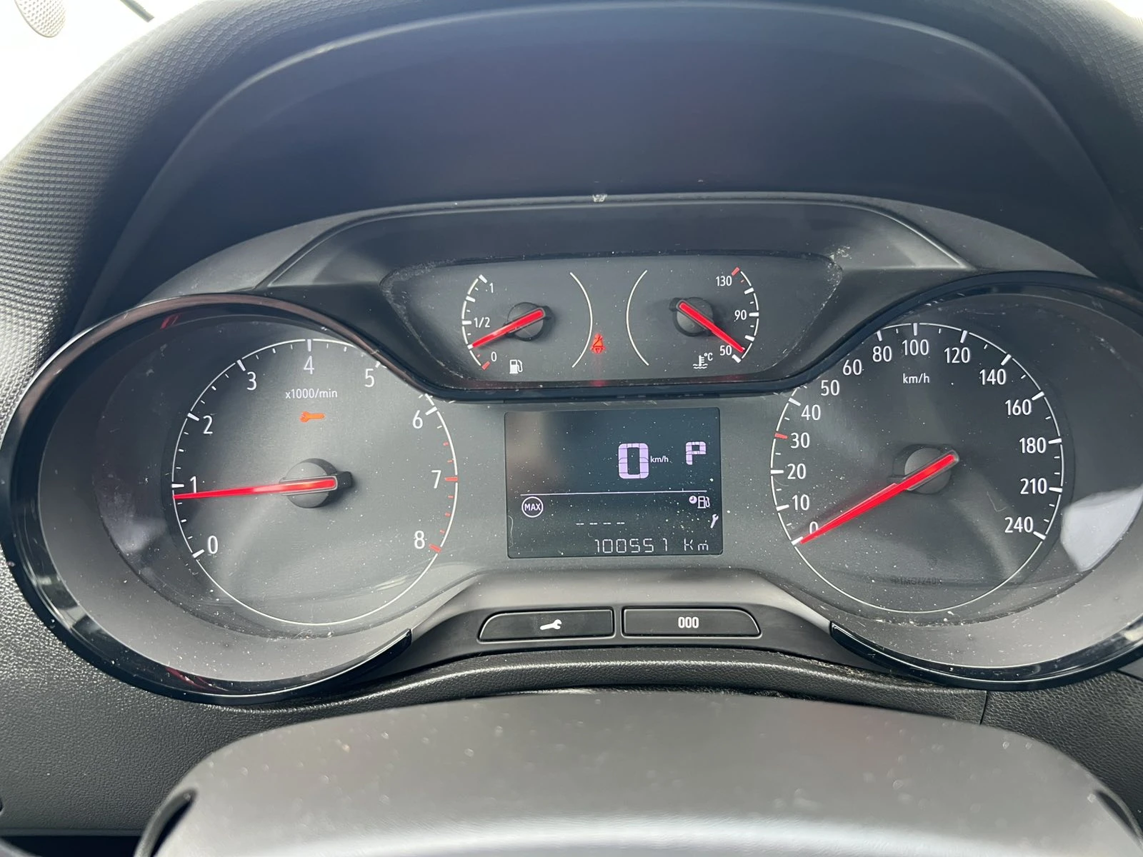 Opel Crossland X 1.2P Executive, снимка 8 - Автомобили и джипове - 55665188
