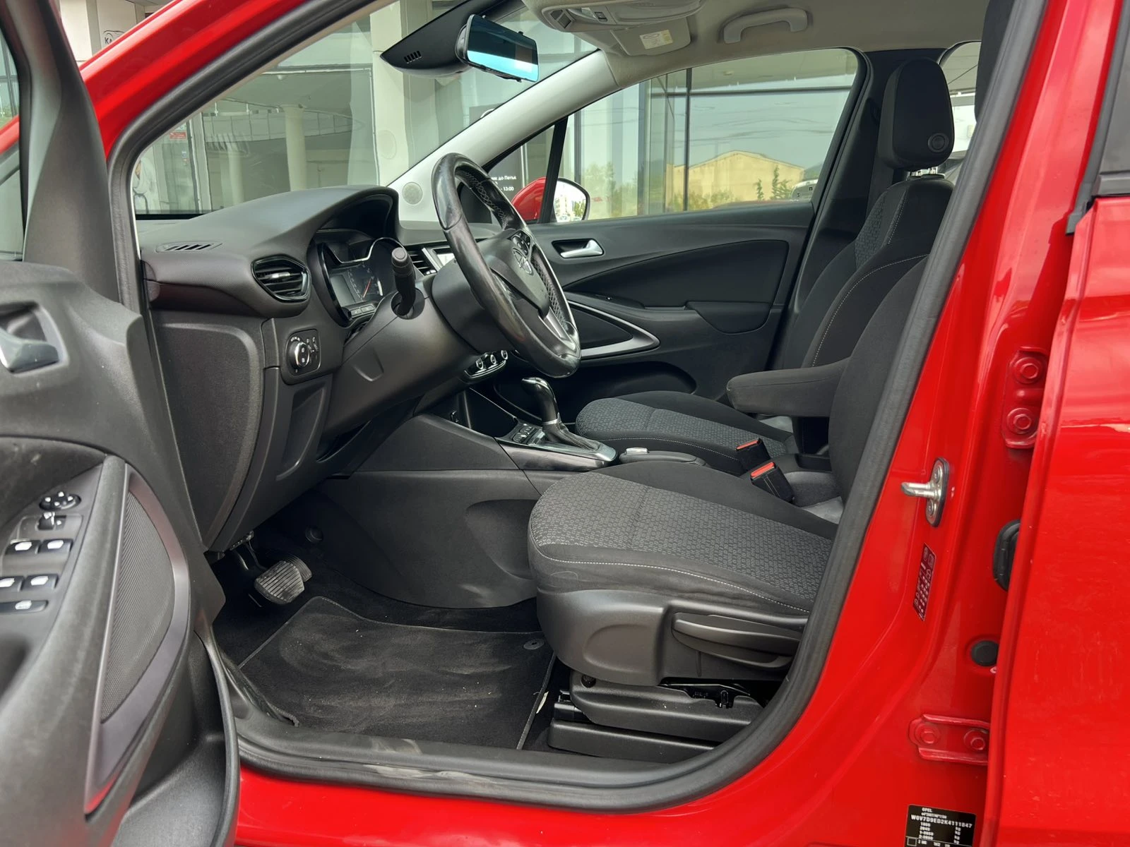 Opel Crossland X 1.2P Executive, снимка 4 - Автомобили и джипове - 55665188