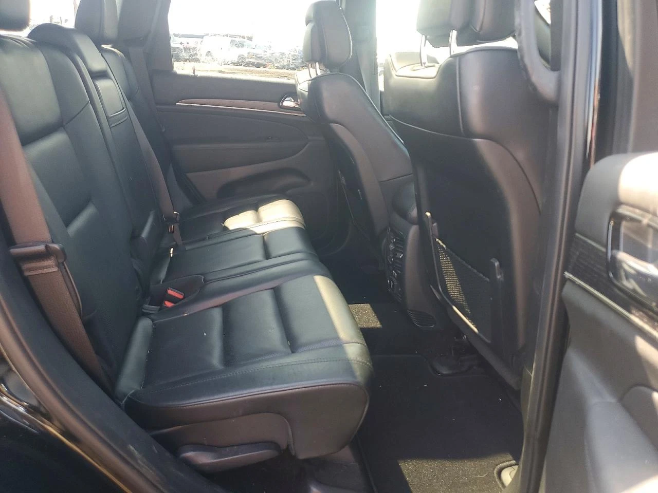 Jeep Grand cherokee OVERLAND* 8ZF* 4X4* DISTRONIC* ОБДУХ* PANO* , снимка 10 - Автомобили и джипове - 55837557