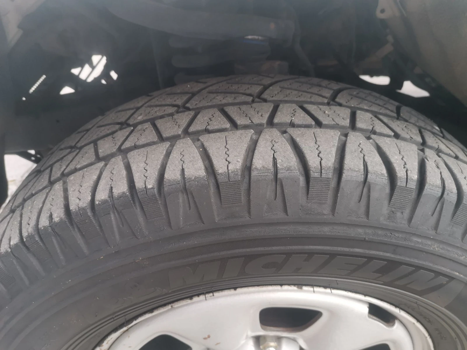 Toyota Hilux 2.5  , снимка 14 - Автомобили и джипове - 56298912