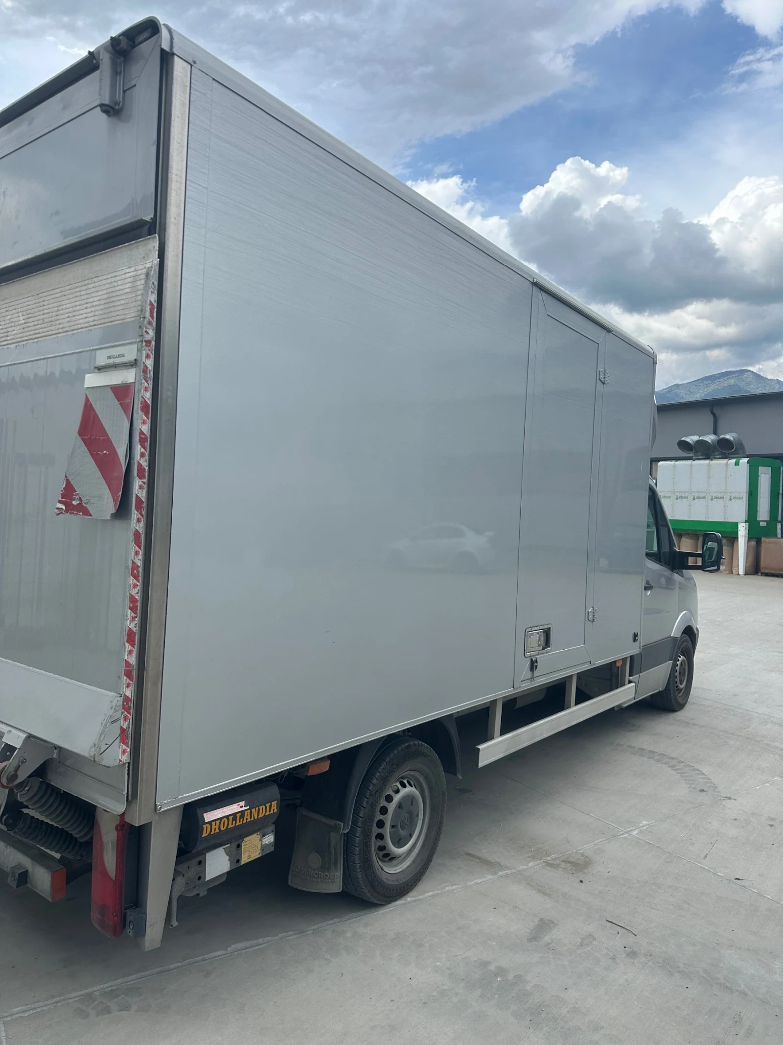 VW Crafter 2.0 TDI 163кс Падащ борд, снимка 3 - Бусове и автобуси - 54607743