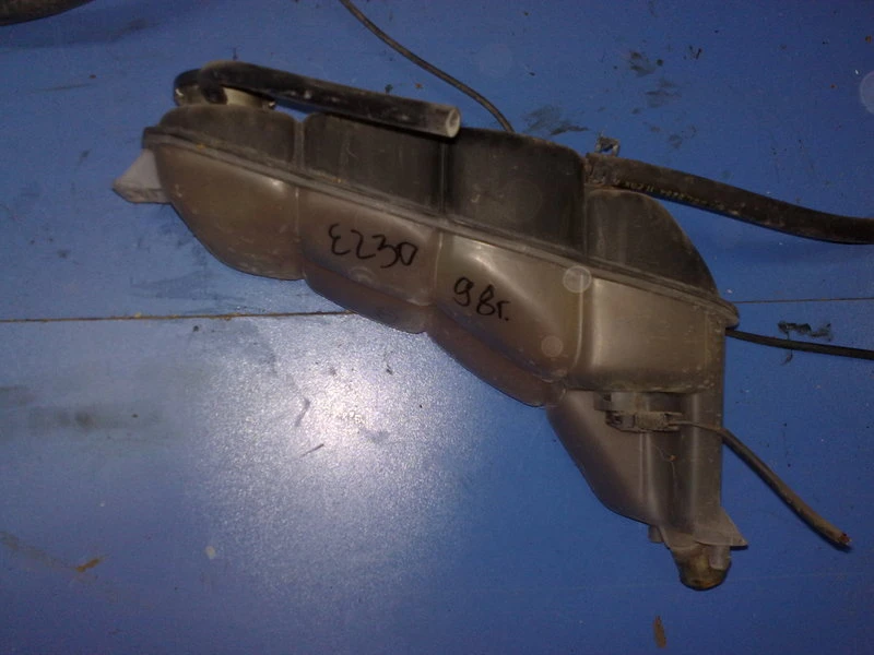 Разширителен съд за Мерцедес Е230 98г.