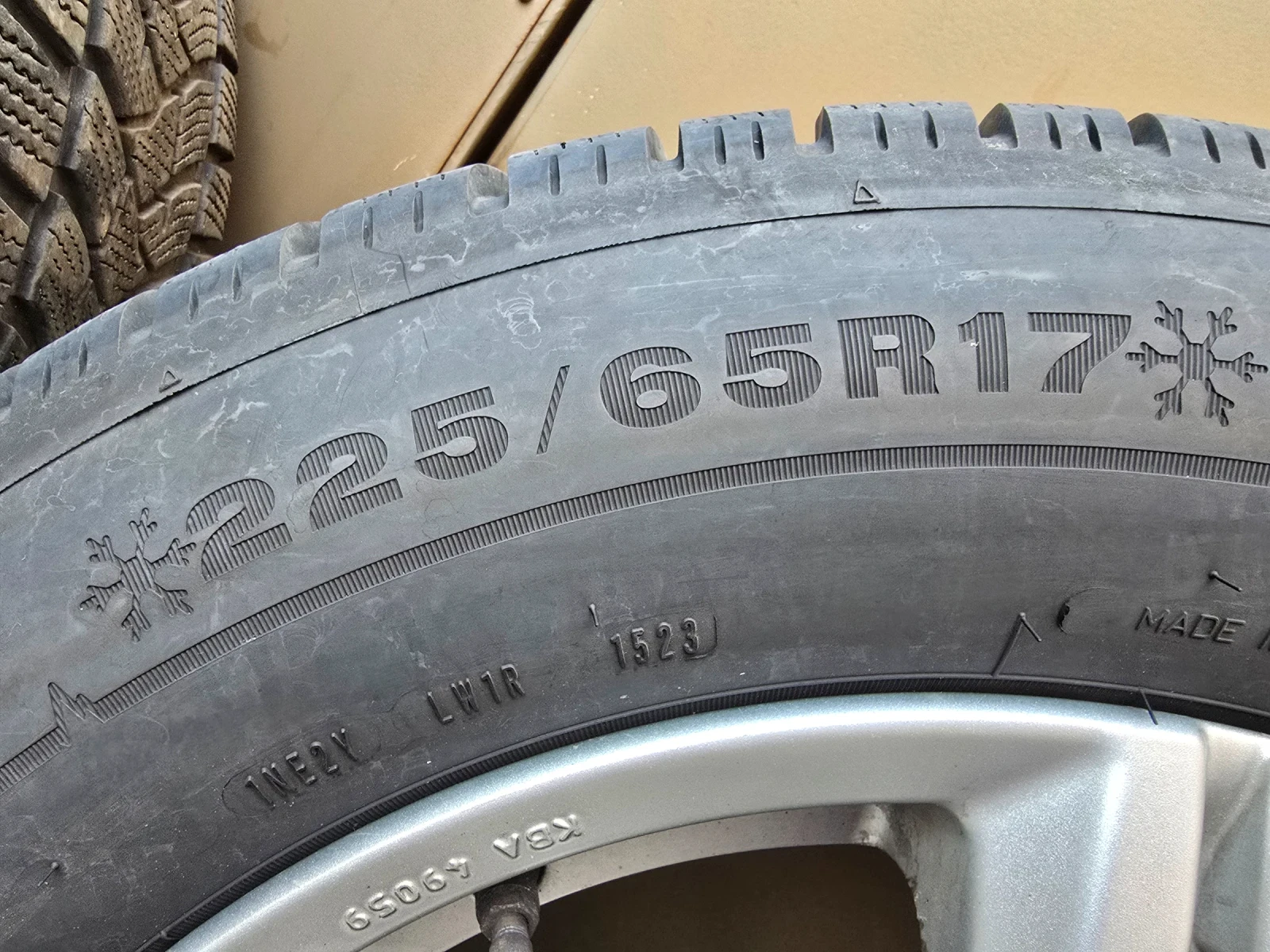 Гуми с джанти Dunlop 225/65R17, снимка 11 - Гуми и джанти - 56012375