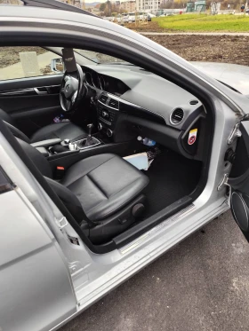 Mercedes-Benz C 180, снимка 10