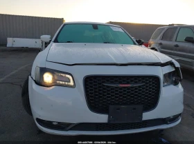 Chrysler 200 3.6L V-6 DOHC, VVT, 300HP Rear Wheel Drive, снимка 12