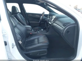 Chrysler 200 3.6L V-6 DOHC, VVT, 300HP Rear Wheel Drive - 11900 € / 23274.38 лв. - 64717879 5