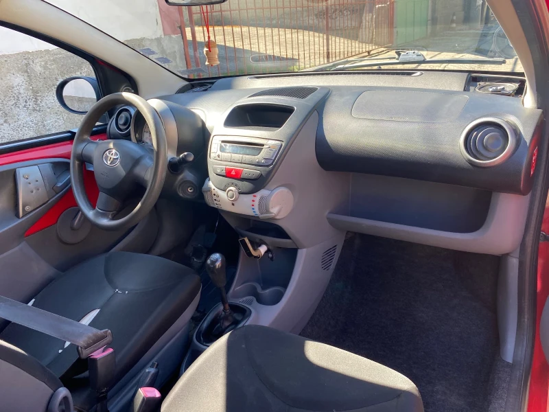 Toyota Aygo, снимка 12 - Автомобили и джипове - 47912586