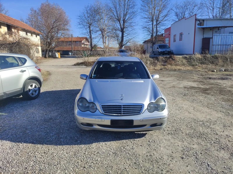 Mercedes-Benz C 220 2.2cdi навигация елеганс отличен, снимка 4 - Автомобили и джипове - 48564794