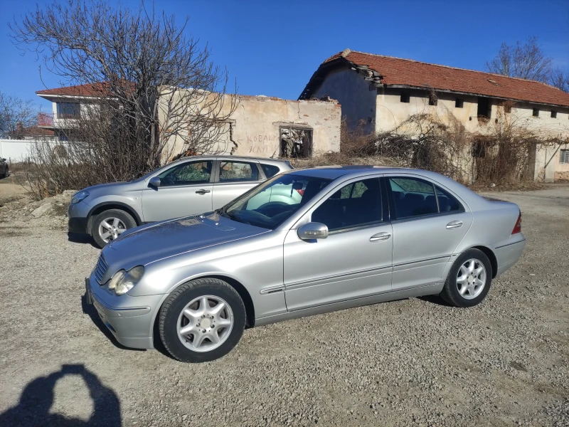 Mercedes-Benz C 220 2.2cdi навигация елеганс отличен, снимка 1 - Автомобили и джипове - 48564794