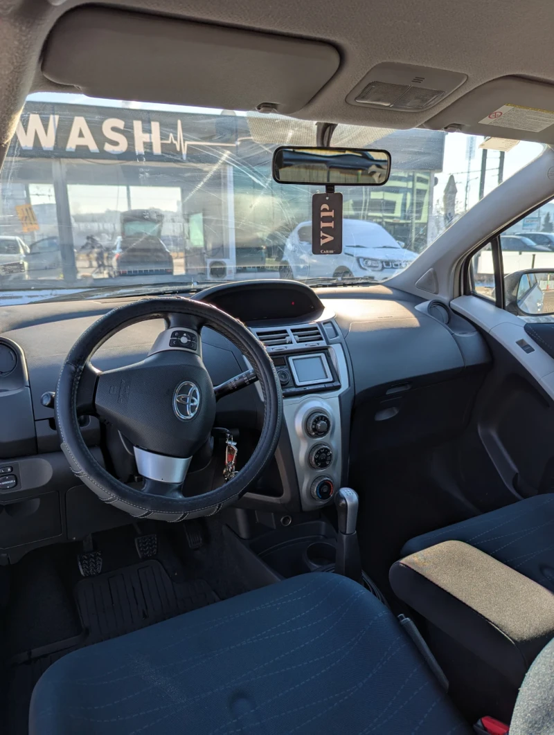 Toyota Yaris, снимка 10 - Автомобили и джипове - 48572951