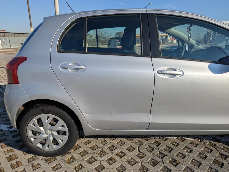 Toyota Yaris, снимка 5 - Автомобили и джипове - 48572951