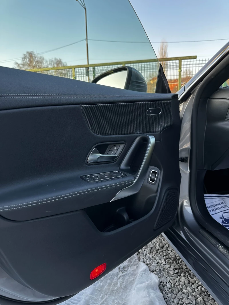 Mercedes-Benz CLA 200 Shooting Brake, снимка 7 - Автомобили и джипове - 48745845