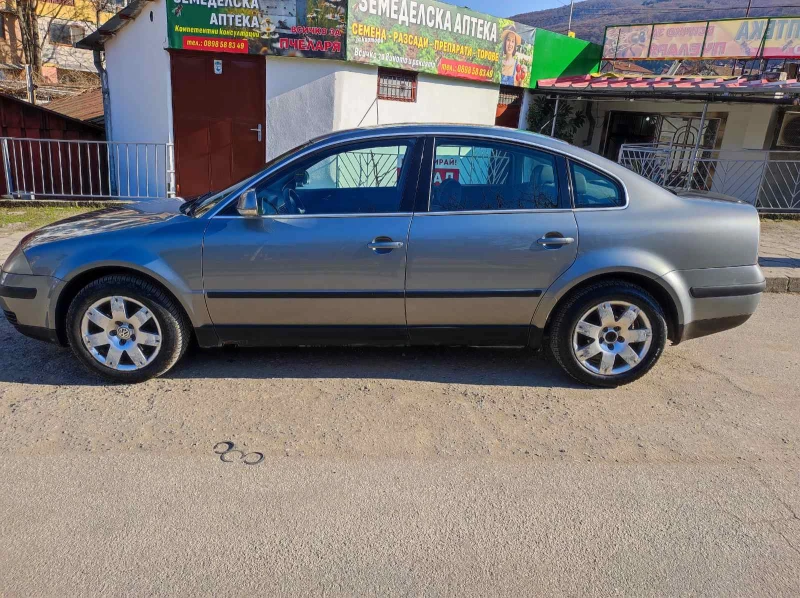 VW Passat, снимка 2 - Автомобили и джипове - 49422590