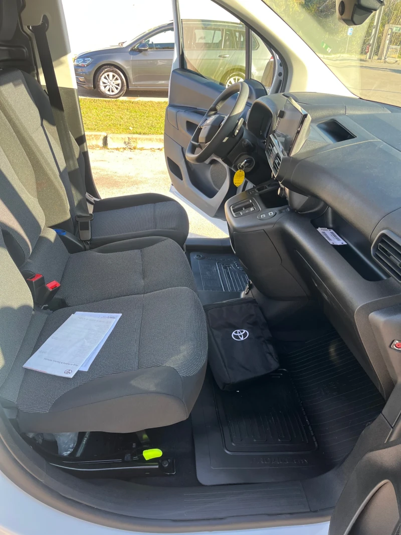 Toyota Proace City, снимка 9 - Автомобили и джипове - 52384499