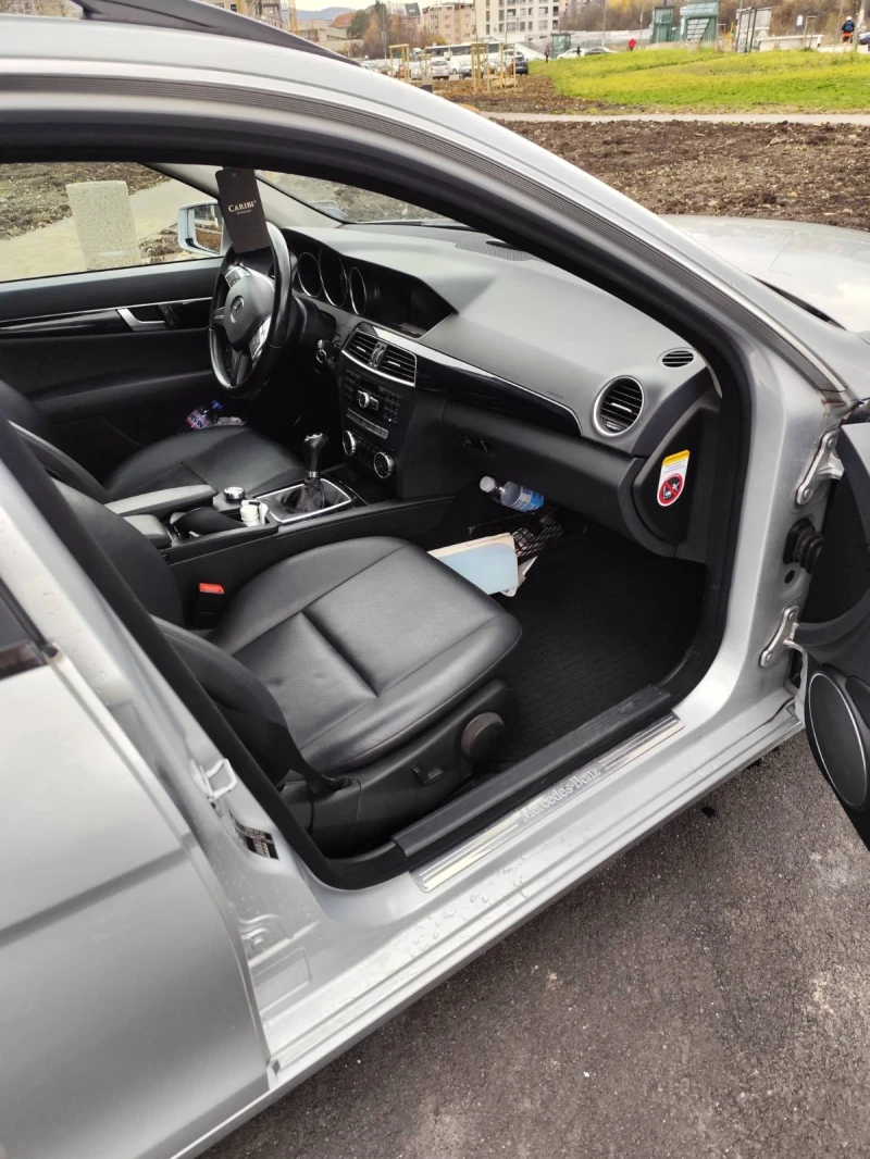 Mercedes-Benz C 180, снимка 10 - Автомобили и джипове - 52594159