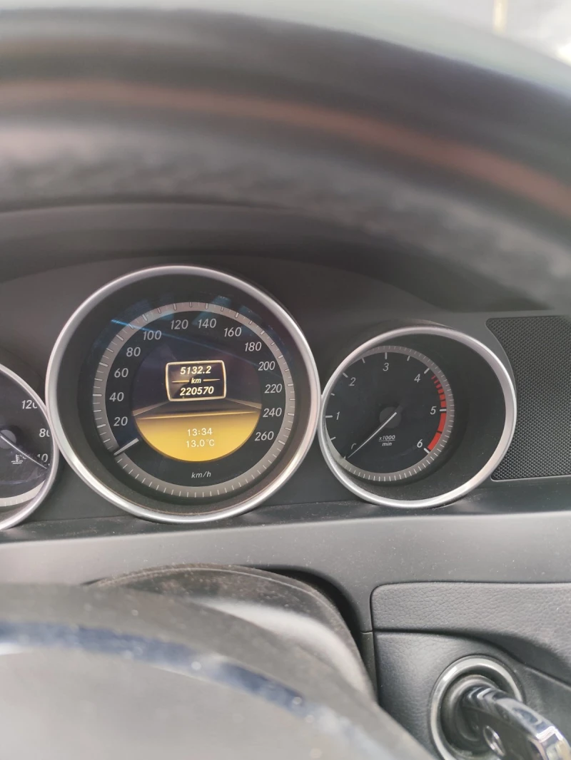 Mercedes-Benz C 180, снимка 13 - Автомобили и джипове - 52594159