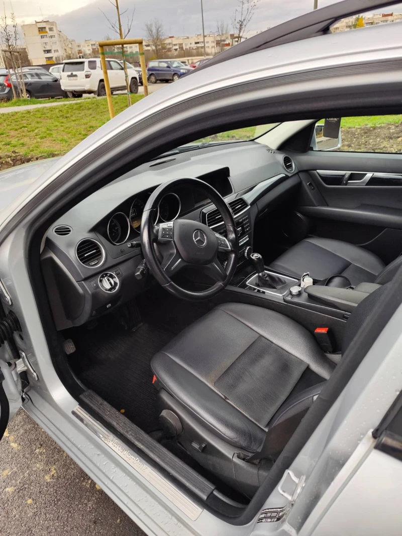 Mercedes-Benz C 180, снимка 9 - Автомобили и джипове - 52594159