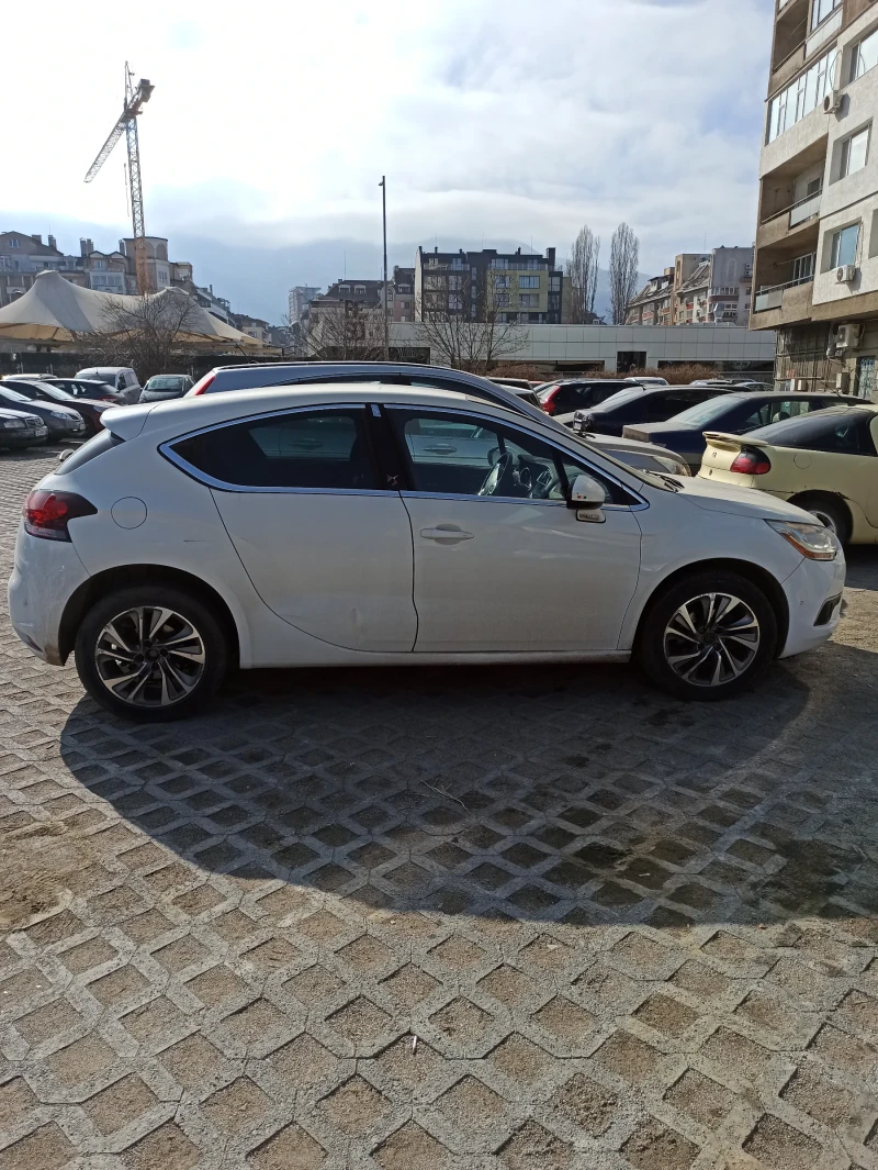 Citroen DS4 1.6 e-hdi, снимка 3 - Автомобили и джипове - 53031637