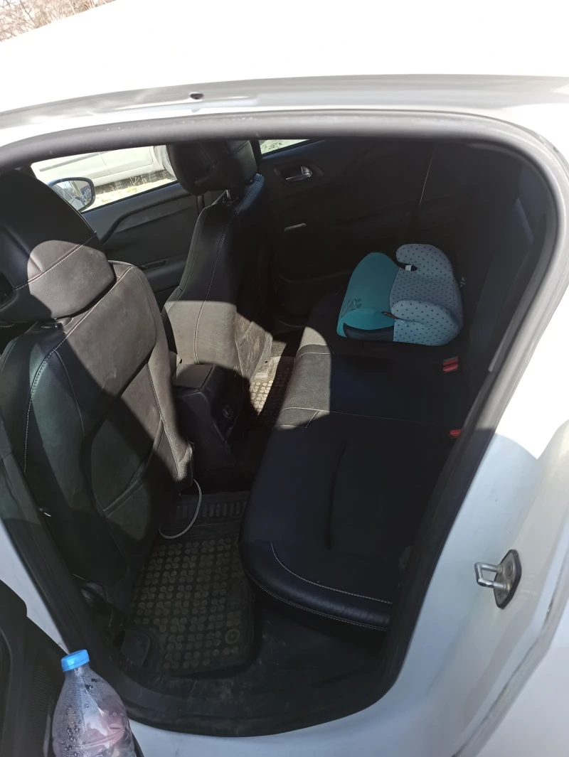 Citroen DS4 1.6 e-hdi, снимка 6 - Автомобили и джипове - 53031637