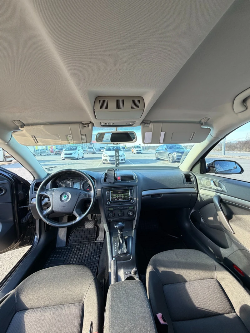 Skoda Octavia, снимка 12 - Автомобили и джипове - 53111337