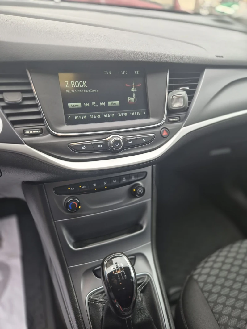 Opel Astra Комби, снимка 12 - Автомобили и джипове - 53501277