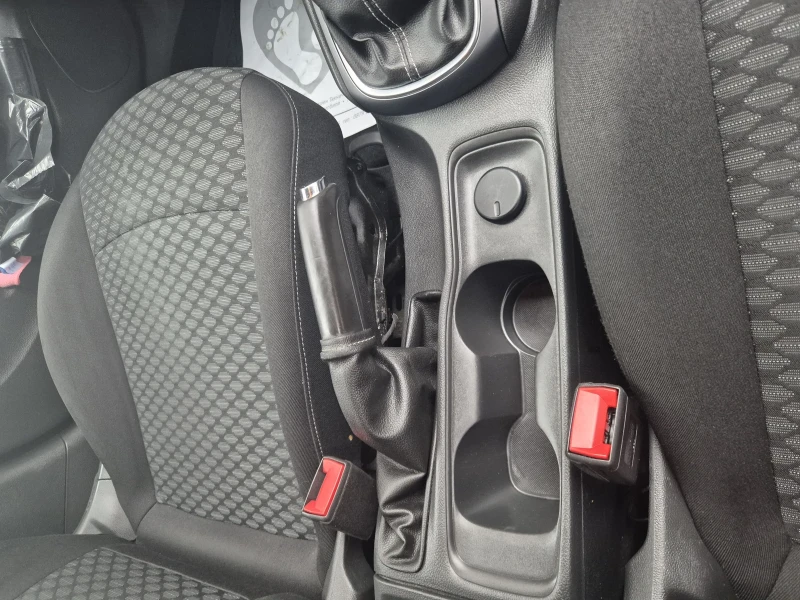 Opel Astra Комби, снимка 8 - Автомобили и джипове - 53501277