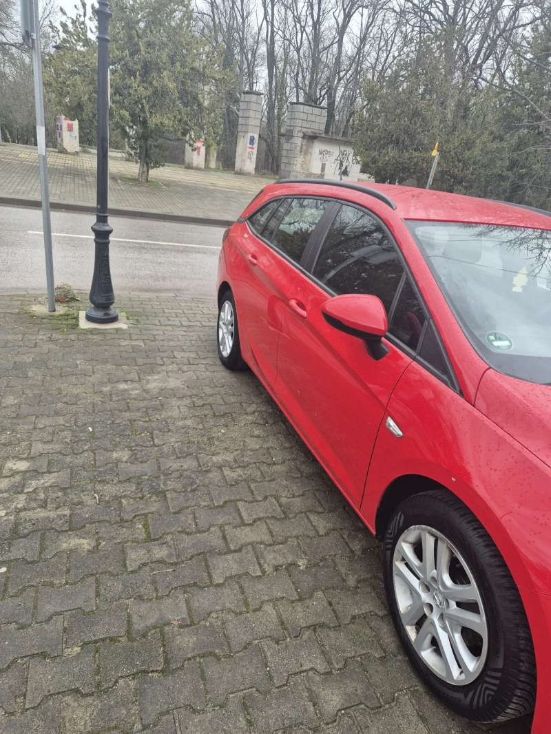 Opel Astra Комби, снимка 3 - Автомобили и джипове - 53501277