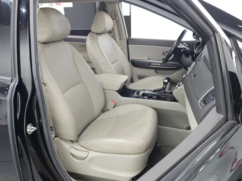 Kia Carnival 9-SEATER LUXURY, снимка 10 - Автомобили и джипове - 55259964