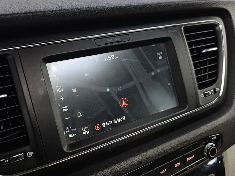 Kia Carnival 9-SEATER LUXURY, снимка 14 - Автомобили и джипове - 55259964